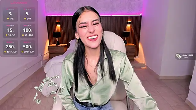 Snapshot of karlaa_james chatting on 1, 11, 2025 karlaa james online show from 1, 11, 2025