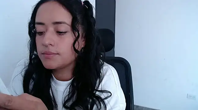 jjulietha95 online show from 31, 1, 2025