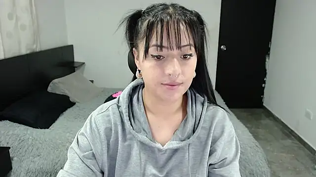 jjulietha95 online show from 19, 3, 2026