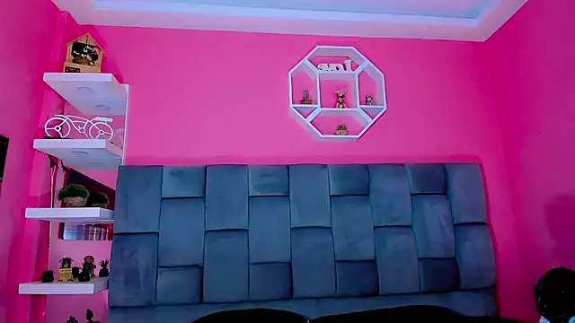 Saamanthaa11 online show from 1, 4, 2026