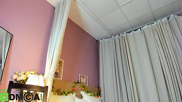 Dearly Emily online show from 17, 11, 2025