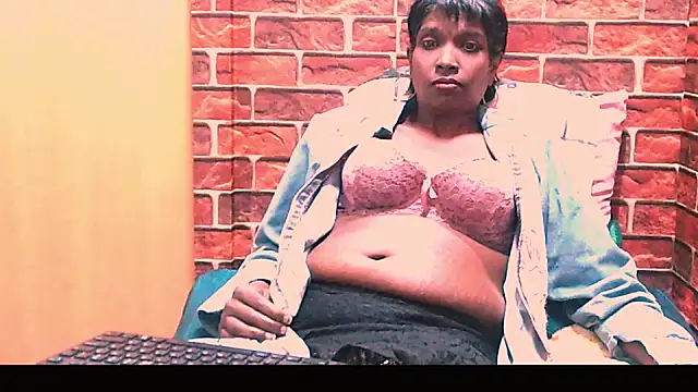 Snapshot of Fuckable_Nasty_MILF chatting on 28, 6, 2026 Fuckable Nasty MILF online show from 28, 6, 2026