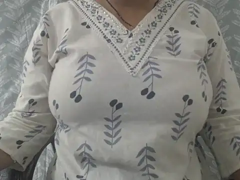 Snapshot of cute-priy chatting on 13, 6, 2026 cute-priy online show from 13, 6, 2026