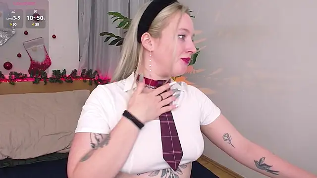 Snapshot of Nicole__Aniston_ chatting on 4, 1, 2025 Nicole Aniston online show from 4, 1, 2025