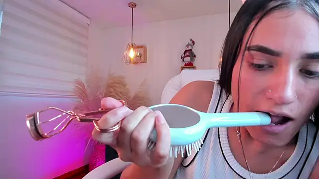 Alheli 16 online show from 26, 11, 2025