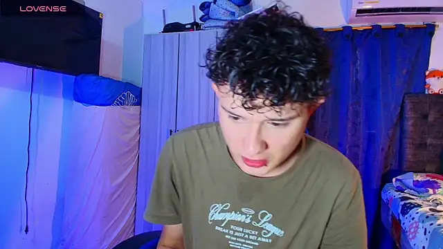 Snapshot of Nathan_Bluee chatting on 11, 2, 2026 Nathan Bluee online show from 11, 2, 2026