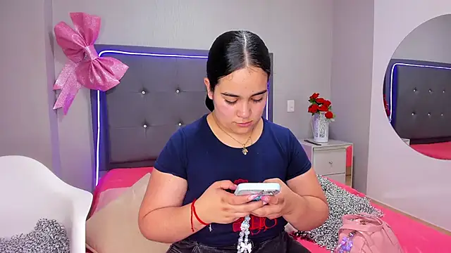 Snapshot of emma_lye chatting on 11, 2, 2026 emma lye online show from 11, 2, 2026