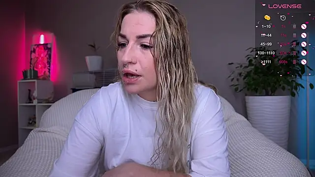 Snapshot of Tanya_Acid chatting on 16, 10, 2025 Tanya Acid online show from 16, 10, 2025