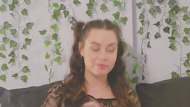 MiaNell online show from 23, 2, 2025