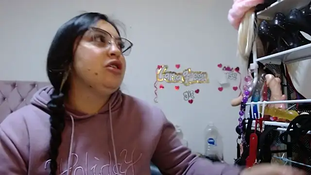 lanaqueen699 online show from 10, 4, 2026