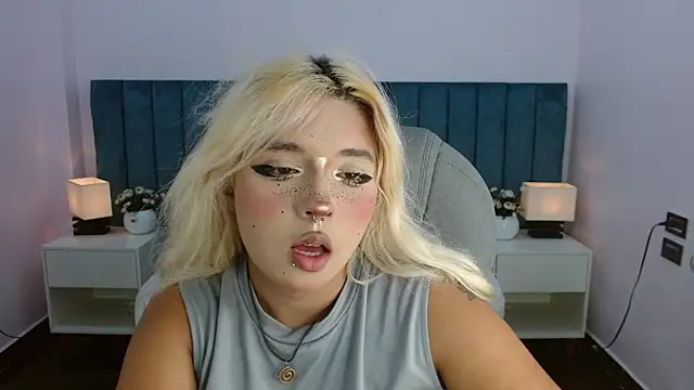 Snapshot of april_bunnyy chatting on 3, 6, 2026 april bunnyy online show from 3, 6, 2026