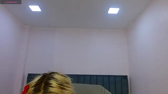 Snapshot of april_bunnyy chatting on 3, 7, 2026 april bunnyy online show from 3, 7, 2026