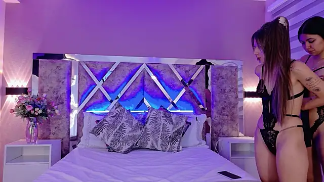 Larabrooks online show from 5, 4, 2026