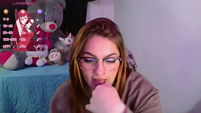 lucycherry   online show from 24, 11, 2025