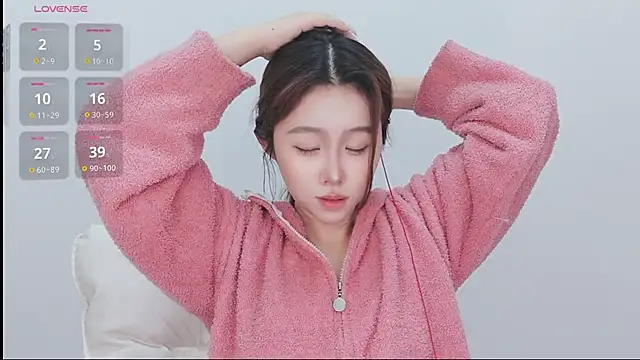 Hazel-11 online show from 28, 2, 2025