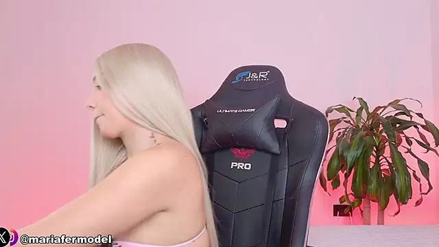 Mariafer05 online show from 7, 4, 2026