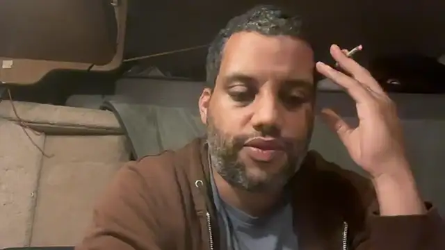 Snapshot of AbsolutMouuah chatting on 18, 10, 2025 AbsolutMouuah online show from 18, 10, 2025