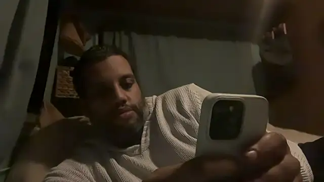 Snapshot of AbsolutMouuah chatting on 27, 10, 2025 AbsolutMouuah online show from 27, 10, 2025