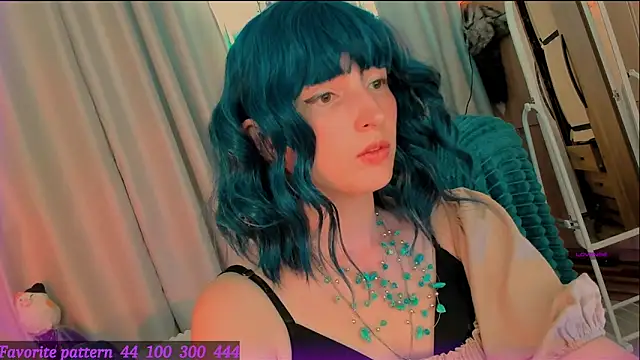 Snapshot of Toxic_Ellies chatting on 10, 5, 2026 Toxic Ellies online show from 10, 5, 2026