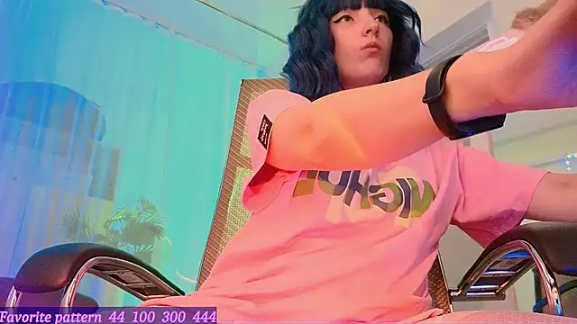 Snapshot of Toxic_Ellies chatting on 12, 7, 2026 Toxic Ellies online show from 12, 7, 2026