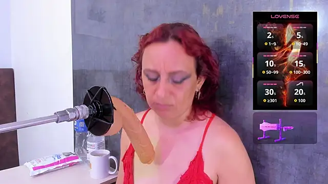 Snapshot of Issys_milf chatting on 24, 4, 2026 Issys milf online show from 24, 4, 2026
