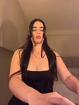 Mavi Coless online show from 4, 6, 2026