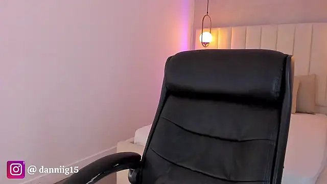 kosmic Angel online show from 1, 2, 2025