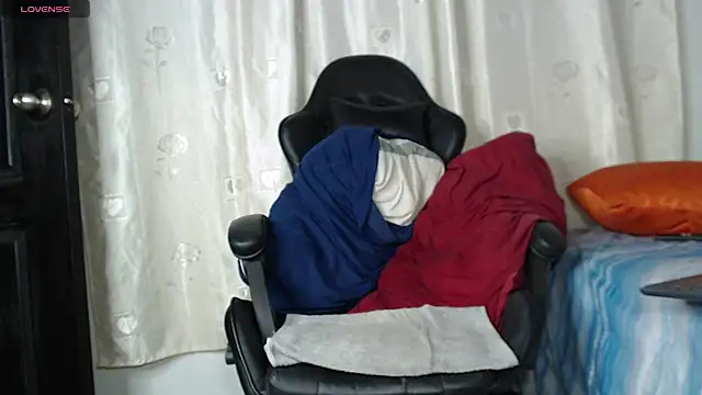 tizziano castillo  online show from 14, 1, 2025