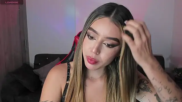 Snapshot of zoee_jackson chatting on 23, 11, 2025 zoee jackson online show from 23, 11, 2025