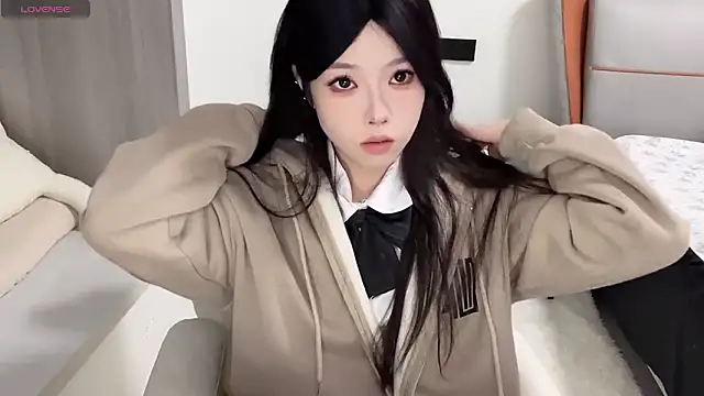 Snapshot of Q-ing chatting on 9, 12, 2024 Q-ing online show from 9, 12, 2024