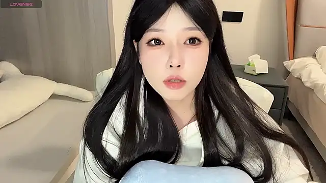 Snapshot of Q-ing chatting on 31, 12, 2024 Q-ing online show from 31, 12, 2024