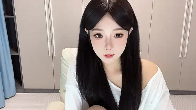 Snapshot of Q-ing chatting on 19, 9, 2025 Q-ing online show from 19, 9, 2025