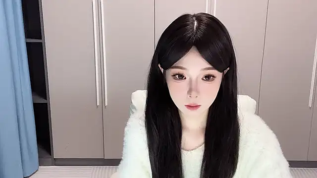 Snapshot of Q-ing chatting on 15, 10, 2025 Q-ing online show from 15, 10, 2025