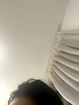 amirahylerr online show from 31, 10, 2025