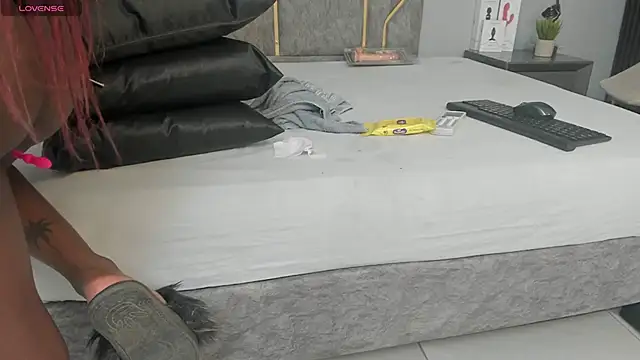 Maddyjohnsonn online show from 6, 12, 2024