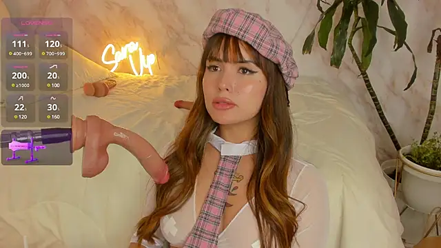 Saravipper1 online show from 8, 12, 2024