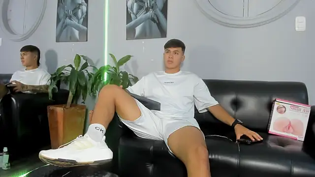 Cristopher strong online show from 11, 2, 2025