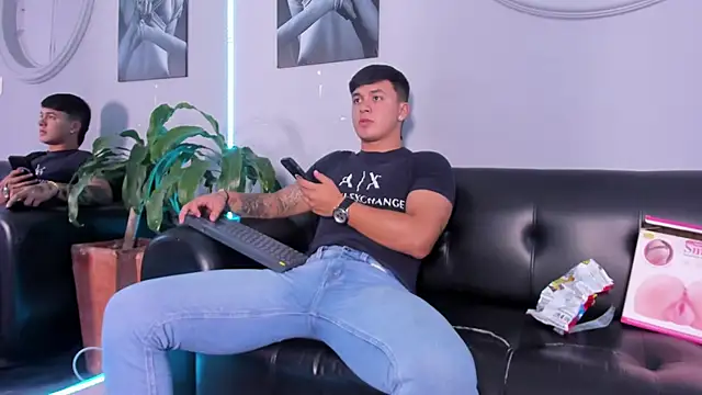 Cristopher strong online show from 7, 3, 2025