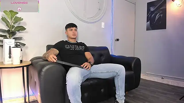 Snapshot of Cristopher_strong chatting on 26, 5, 2026 Cristopher strong online show from 26, 5, 2026