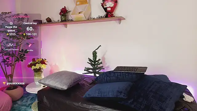 Snapshot of Elliee_ chatting on 3, 11, 2025 Elliee online show from 3, 11, 2025