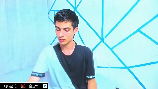 Snapshot of liam_scott77 chatting on 25, 10, 2025 liam scott77 online show from 25, 10, 2025