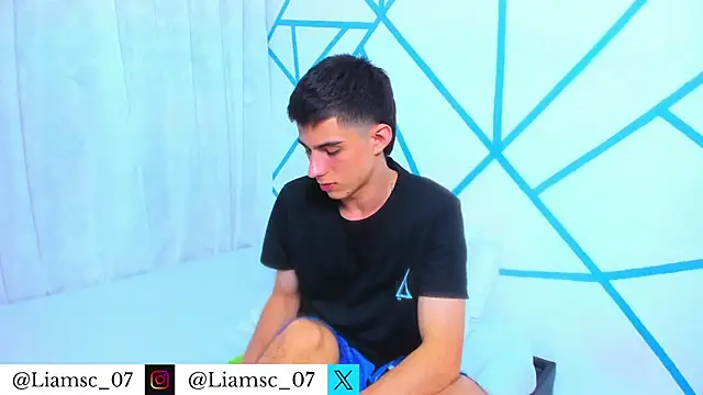 Snapshot of liam_scott77 chatting on 27, 11, 2025 liam scott77 online show from 27, 11, 2025