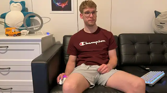 Snapshot of BlueEyedTallGuy94 chatting on 8, 1, 2025 BlueEyedTallGuy94 online show from 8, 1, 2025