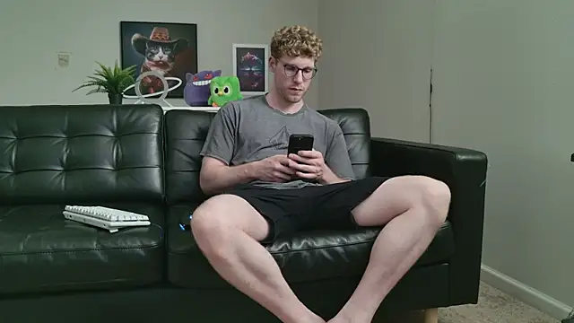 Snapshot of BlueEyedTallGuy94 chatting on 26, 9, 2025 BlueEyedTallGuy94 online show from 26, 9, 2025