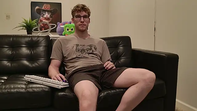 Snapshot of BlueEyedTallGuy94 chatting on 4, 10, 2025 BlueEyedTallGuy94 online show from 4, 10, 2025