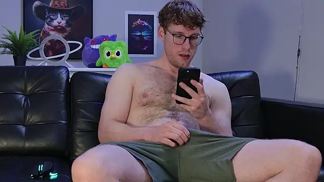 Snapshot of BlueEyedTallGuy94 chatting on 21, 10, 2025 BlueEyedTallGuy94 online show from 21, 10, 2025