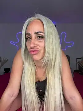 Snapshot of LunaSky_Official chatting on 14, 7, 2026 LunaSky Official online show from 14, 7, 2026