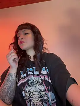 Ashley Chriss online show from 5, 1, 2025