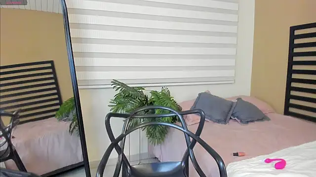 Catyloves online show from 8, 2, 2026