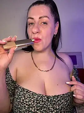 Snapshot of Evelinia chatting on 25, 5, 2026 Evelinia online show from 25, 5, 2026